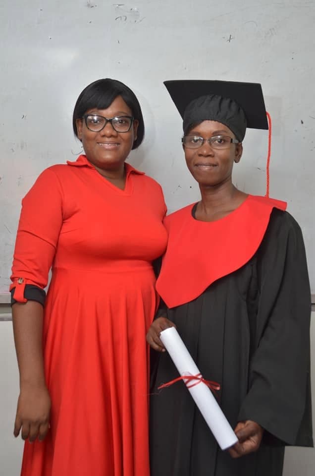 Une diplômée de New System Academy en toge